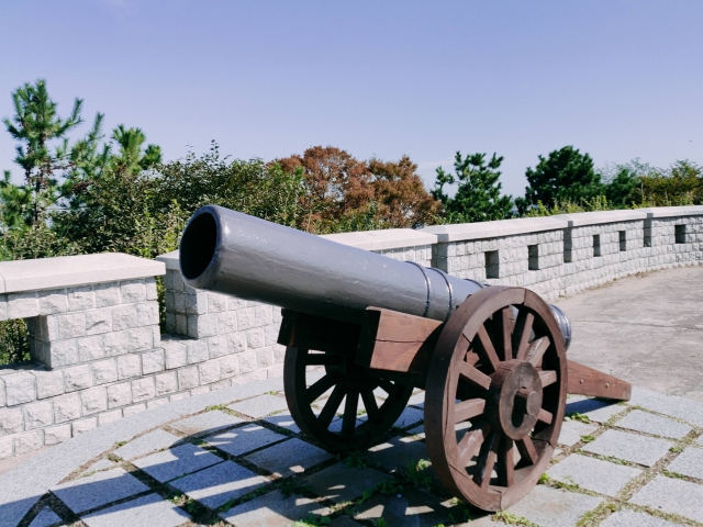 月尾島（ウォルミド公園）の大砲